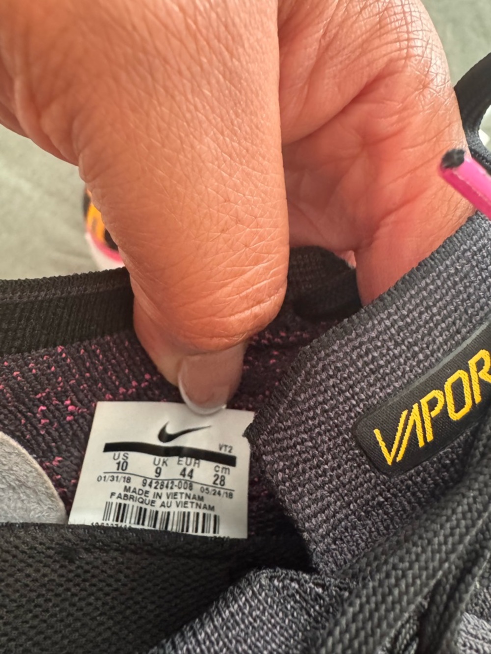 Men’s Nike Air VaporMax Flyknit 2 Sneaker - Picture 5 of 5